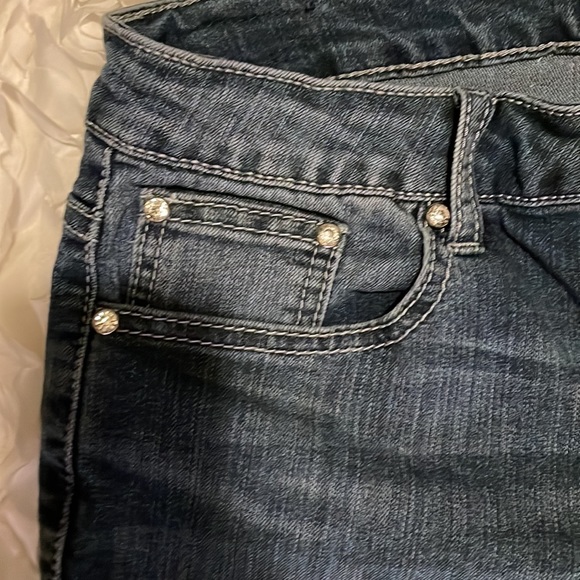 Earl Jean shorts - Picture 3 of 5